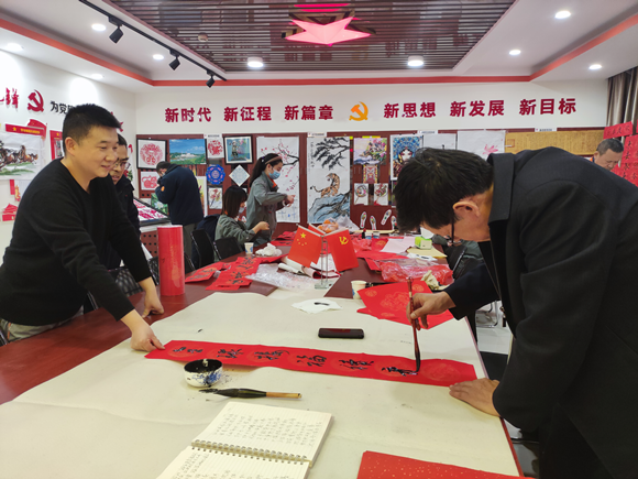 1--清水川能源公司组织开展“迎新春、写春联、送祝福”活动_副本.png